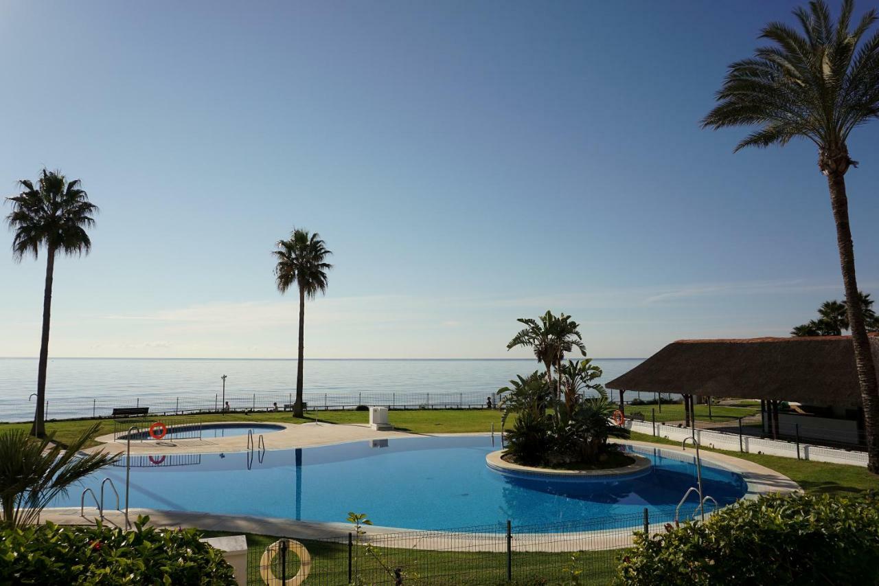 Frontline Beach Ground Floor With Privet Garden, Mi Capricho 16 Mijas Dış mekan fotoğraf