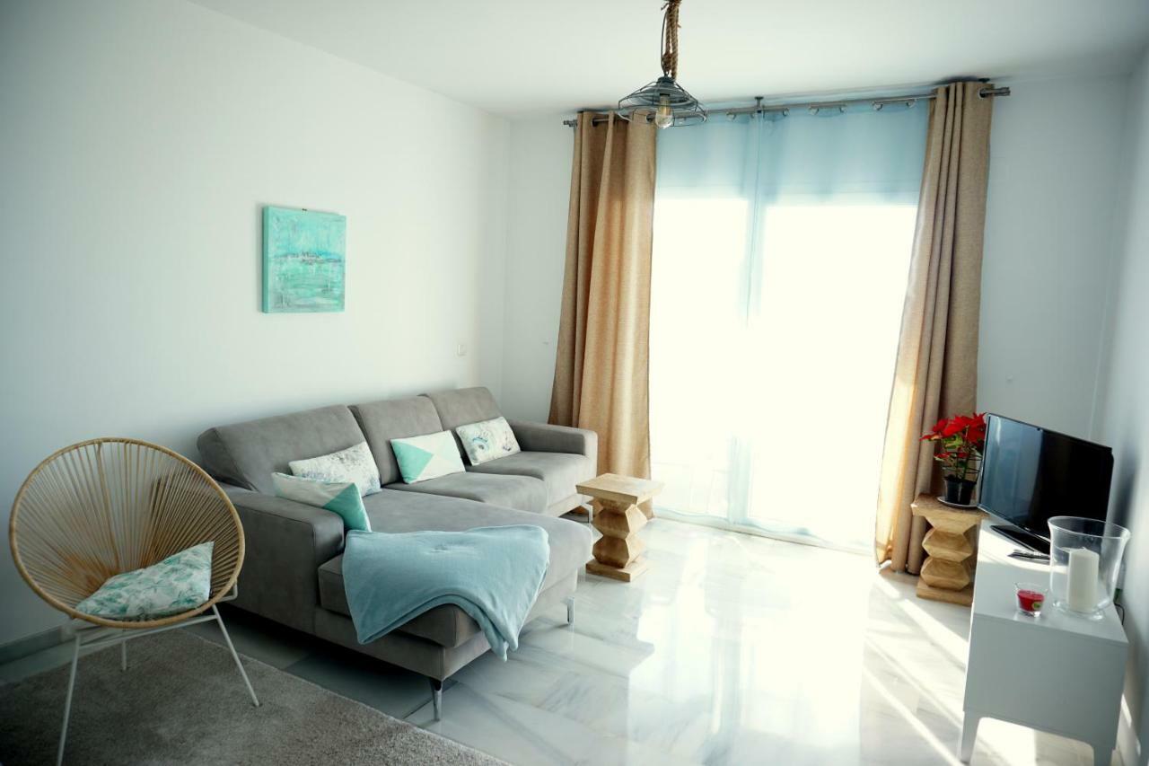 Frontline Beach Ground Floor With Privet Garden, Mi Capricho 16 Mijas Dış mekan fotoğraf